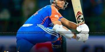 Yashasvi Jaiswal in mid swing bat